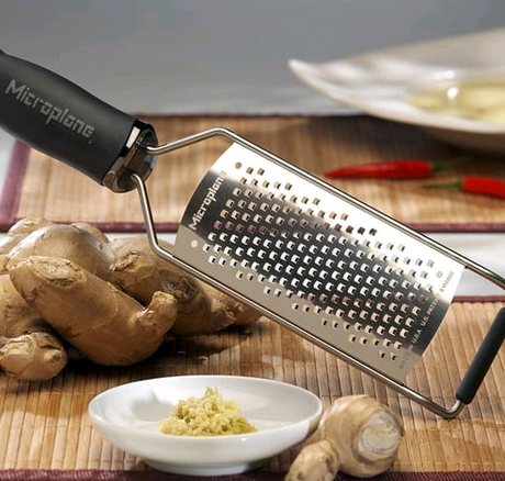 Microplane 45000 Gourmet Series Coarse Cheese Grater